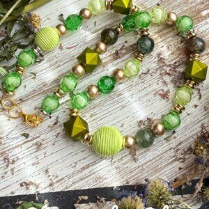 Apple green statement necklace with agate